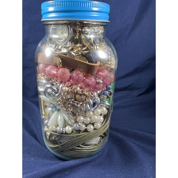 Mixed Jewelry Lot With Assorted Necklaces Bracelets Earrings - NO JAR - Picture 3 of 9